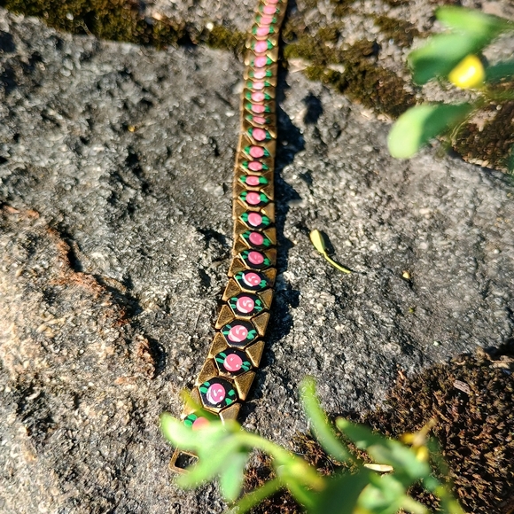 Vintage, 1950s gold tone panel chain necklace w black enamel and hand-painted - Picture 6 of 13